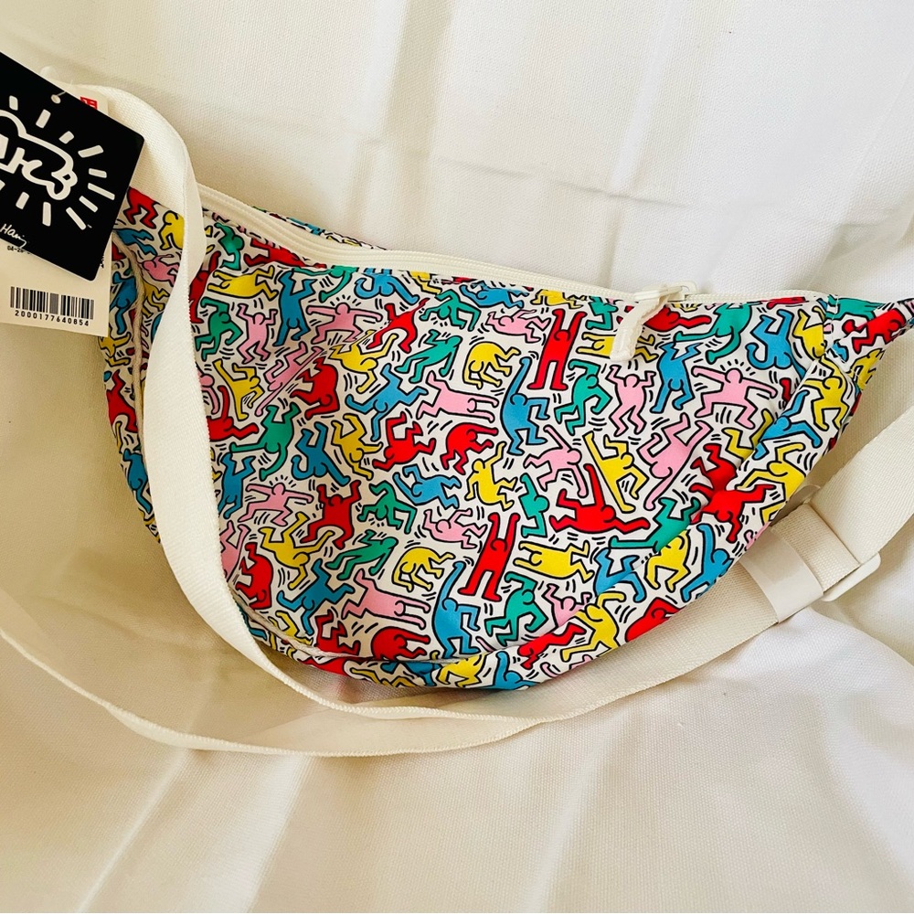 NWT Crescent Shoulder Bag - Picture 2 of 6
